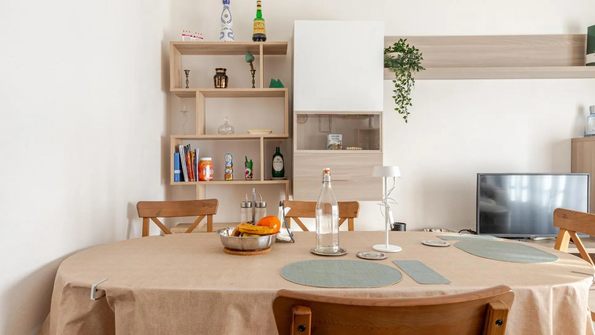Modern Apartment Near Rogoredo Milan