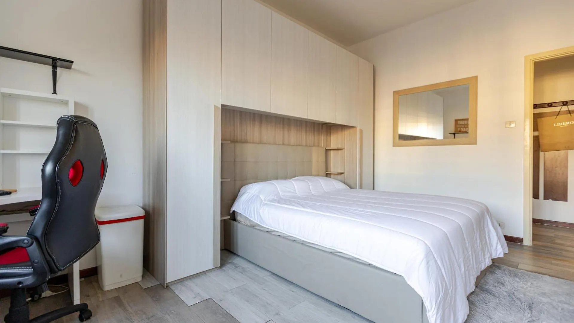 Modern Apartment Near Rogoredo Milano 0*,