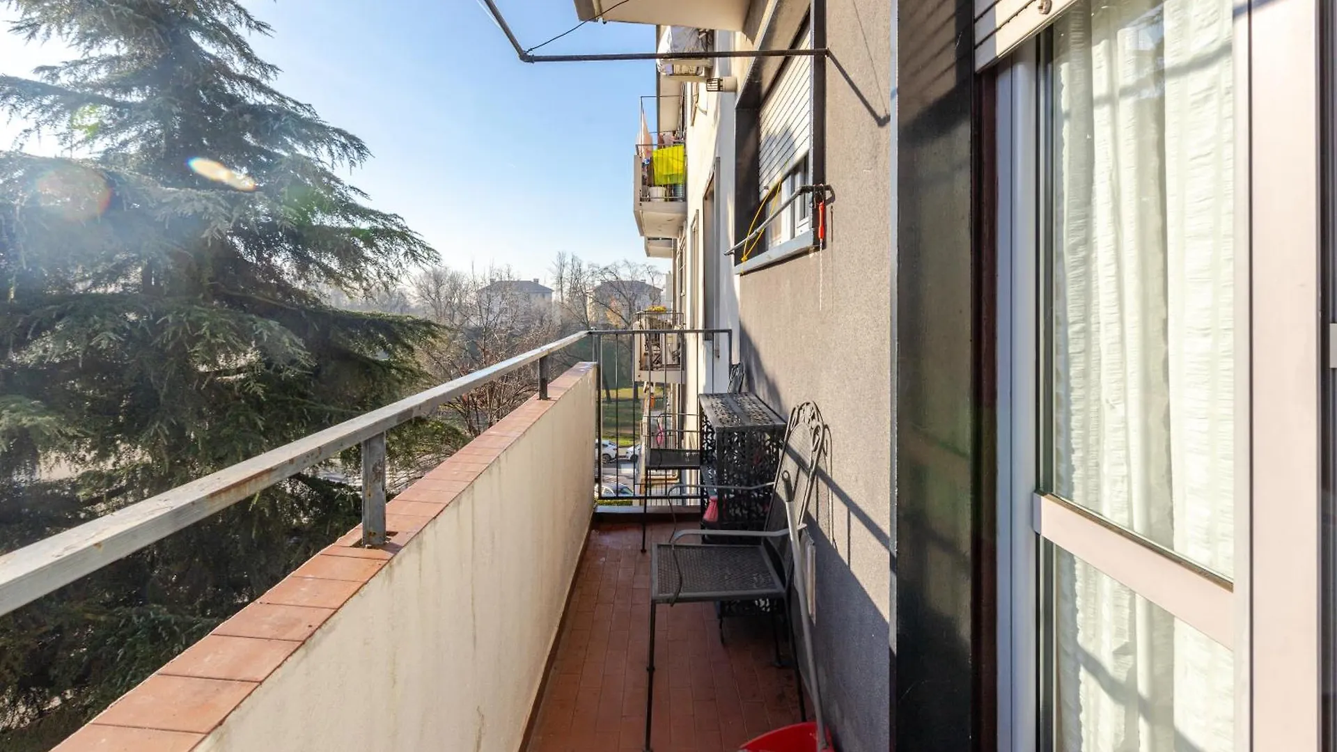 Modern Apartment Near Rogoredo Milano